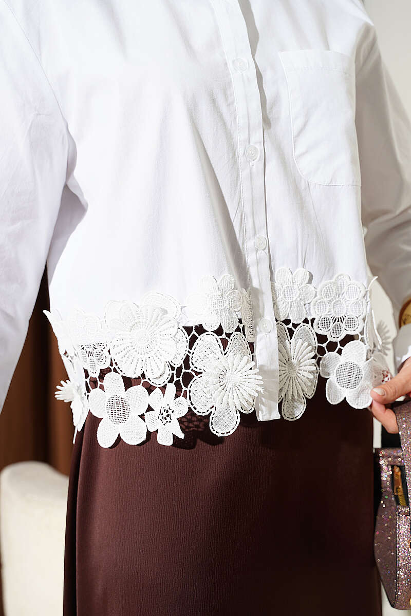 Short Shirt with Lace Hem - Ecru