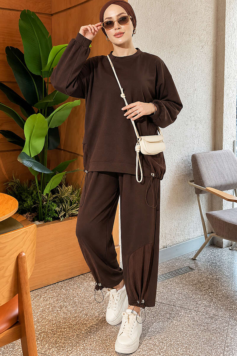 Two-Piece Set with Elastic Hem - Brown