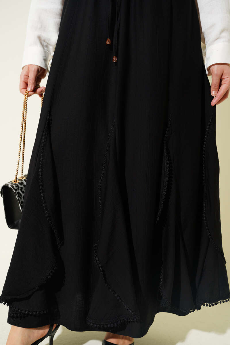 Ruffle-Detail Skirt with Elastic Waist - Black