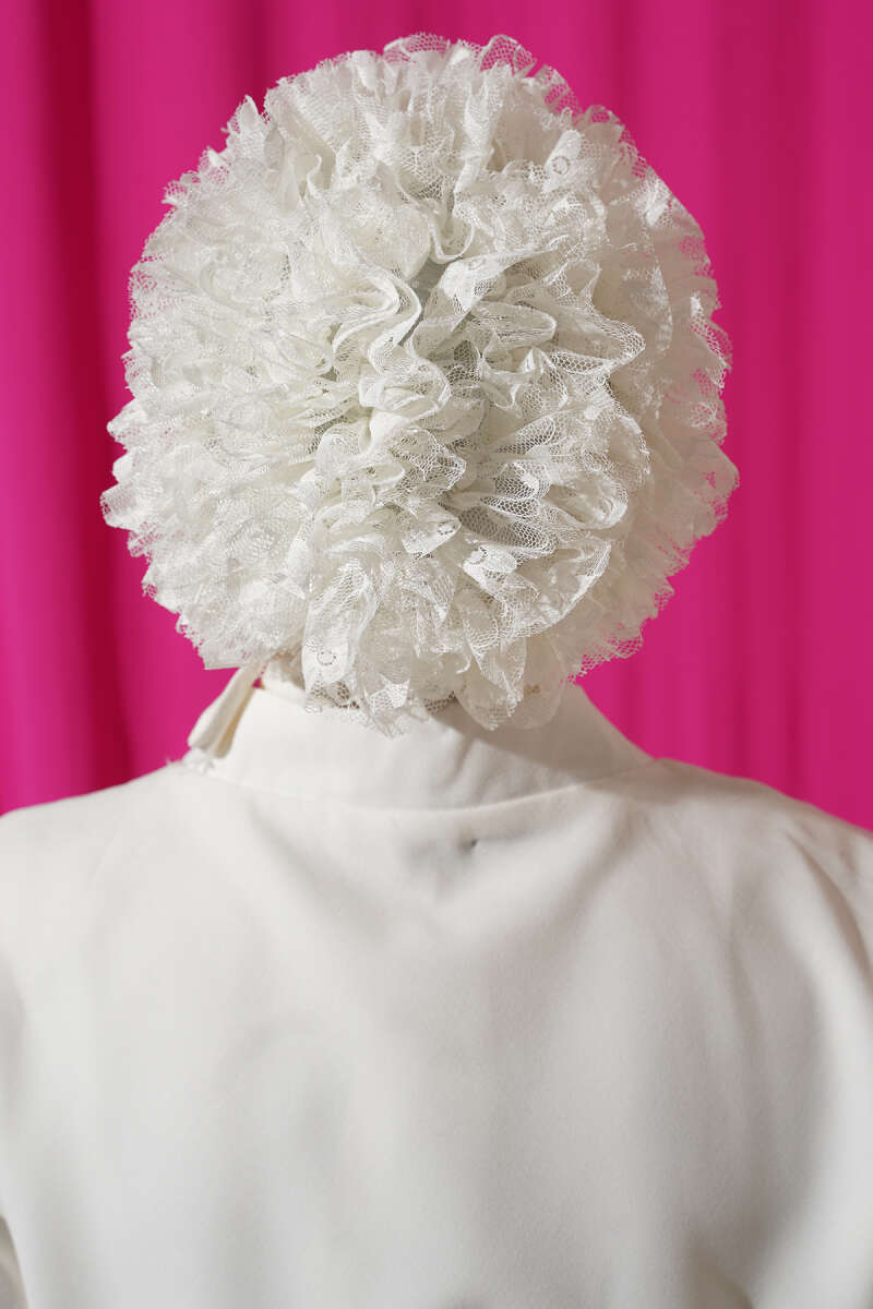 Non-Slip Viscose Underscarf with Ruffle - Ecru