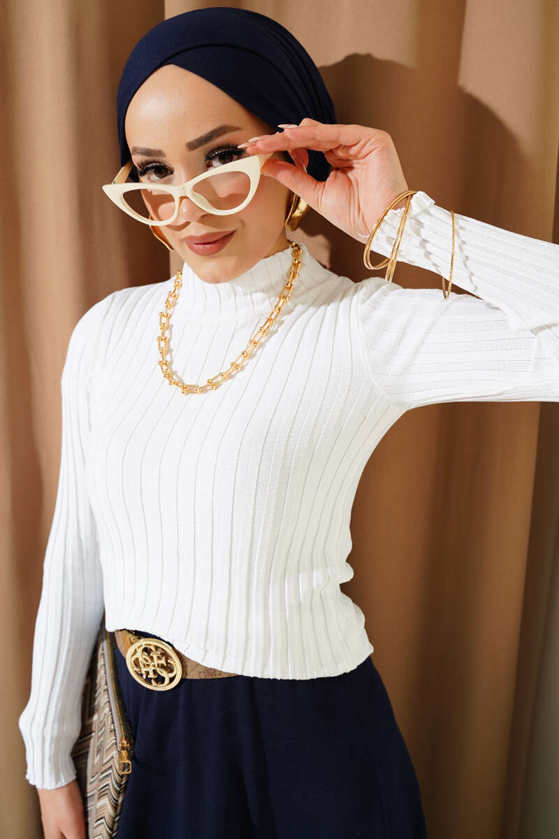 Ribbed Stretch Knit Sweater - White