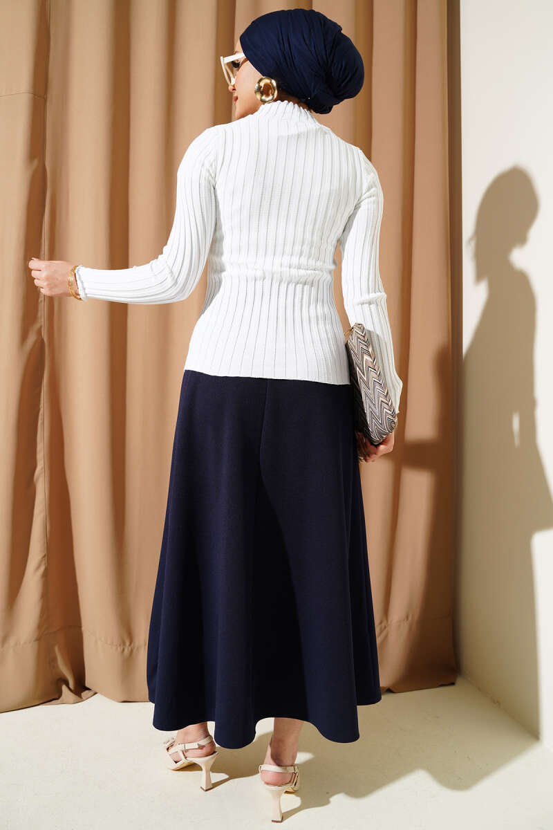 Ribbed Stretch Knit Sweater - White