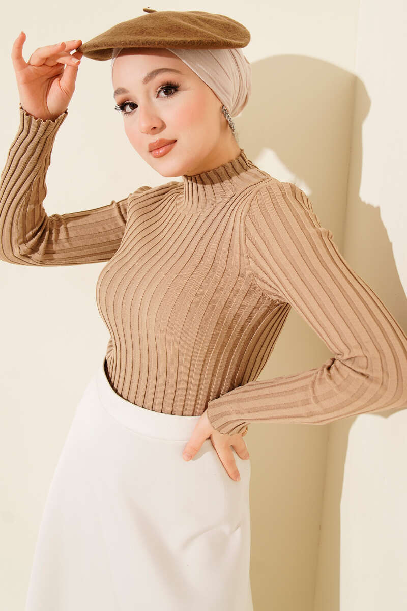 Ribbed Stretch Knit Sweater - Latte