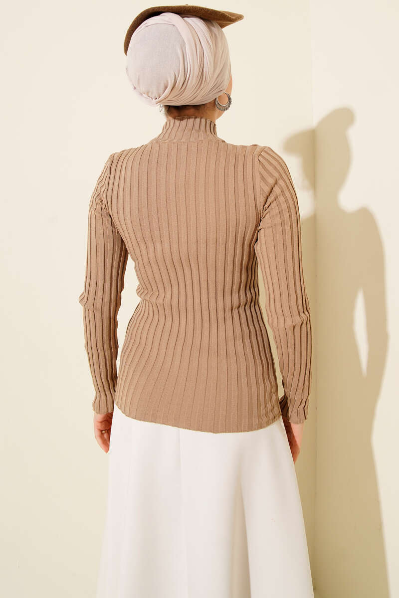 Ribbed Stretch Knit Sweater - Latte