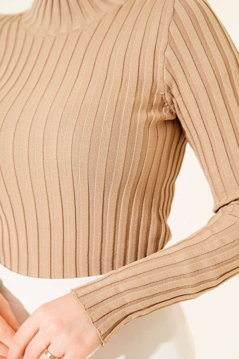 Ribbed Stretch Knit Sweater - Latte