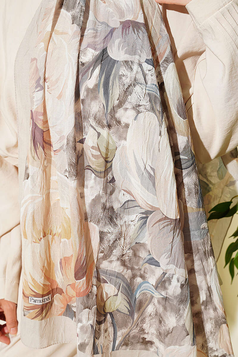Floral Nature Bamboo Crinkle Shawl - Champagne