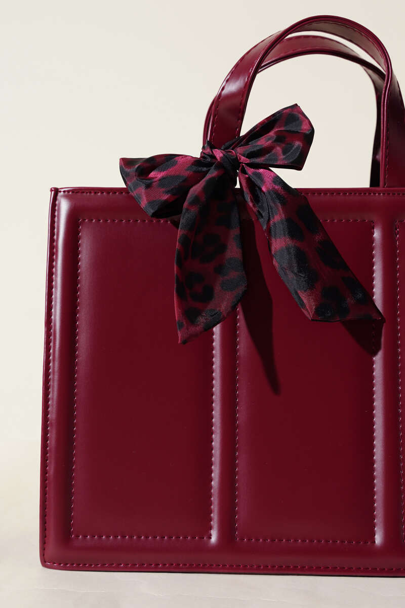 Rectangular Bag with Scarf and Soft Finish - Burgundy