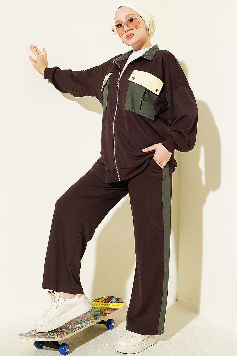 Two-Piece Set with Twin Pockets and Trim - Brown