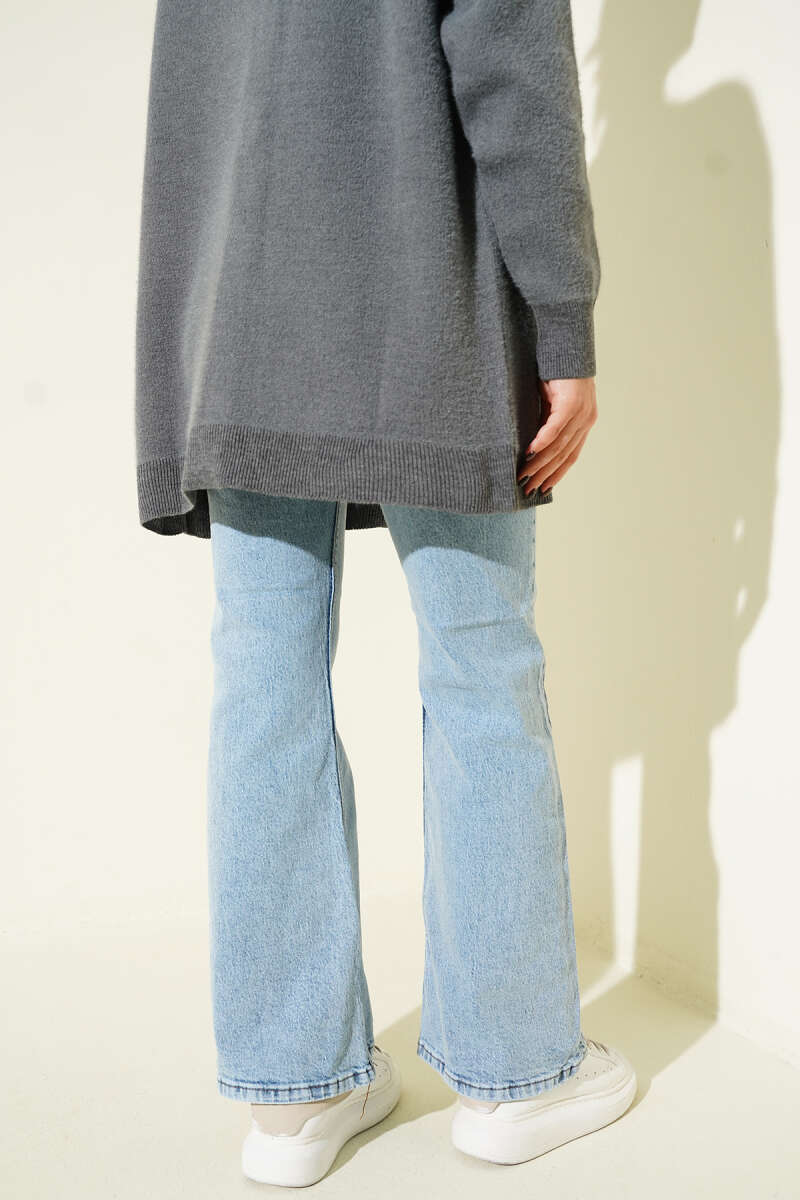 Wide-Leg Button Jeans with Soft Wash - Light Wash