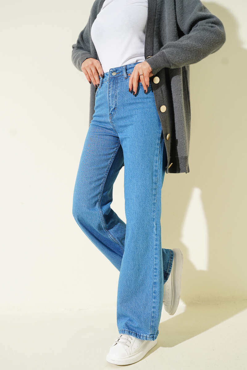 Wide-Leg Button Jeans with Soft Wash - Light Blue
