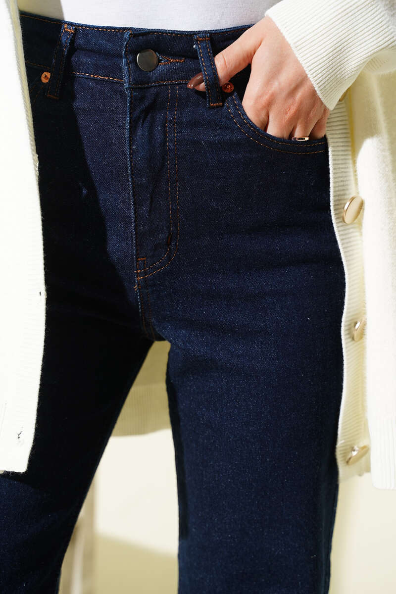 Wide-Leg Button Jeans with Soft Wash - Navy