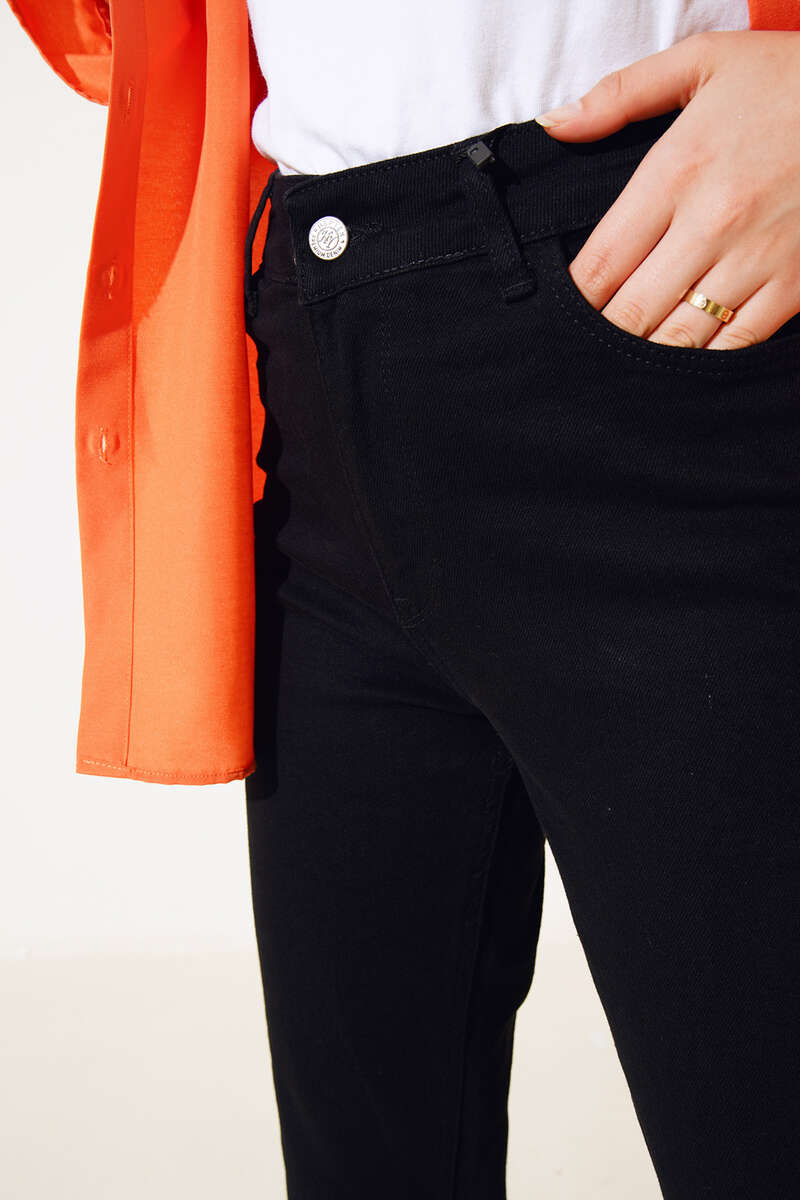 Wide-Leg Jeans - Black