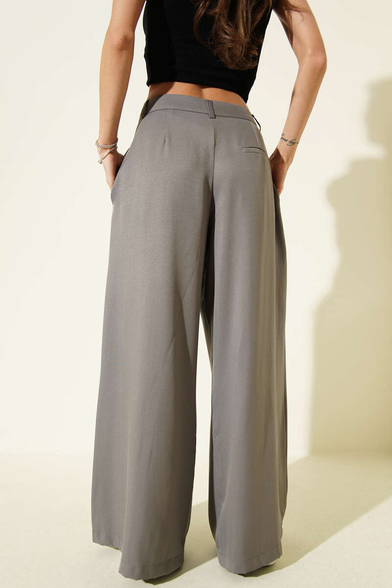 Loose Wide-Leg Pleated Pants - Grey