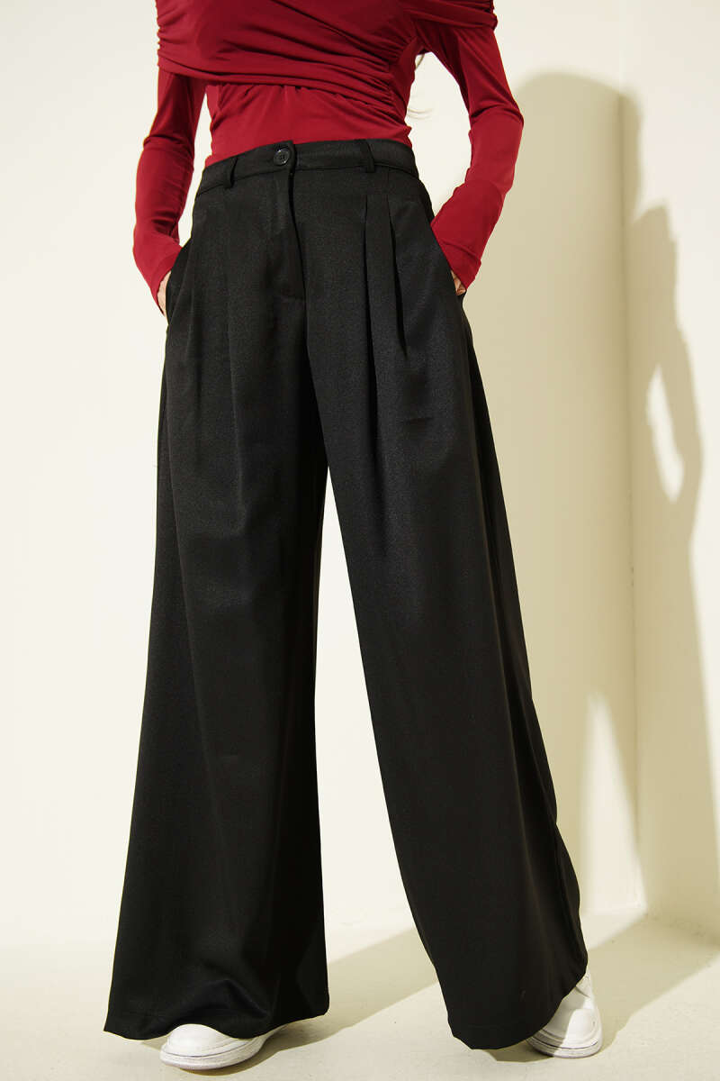Loose Wide-Leg Pleated Pants - Black
