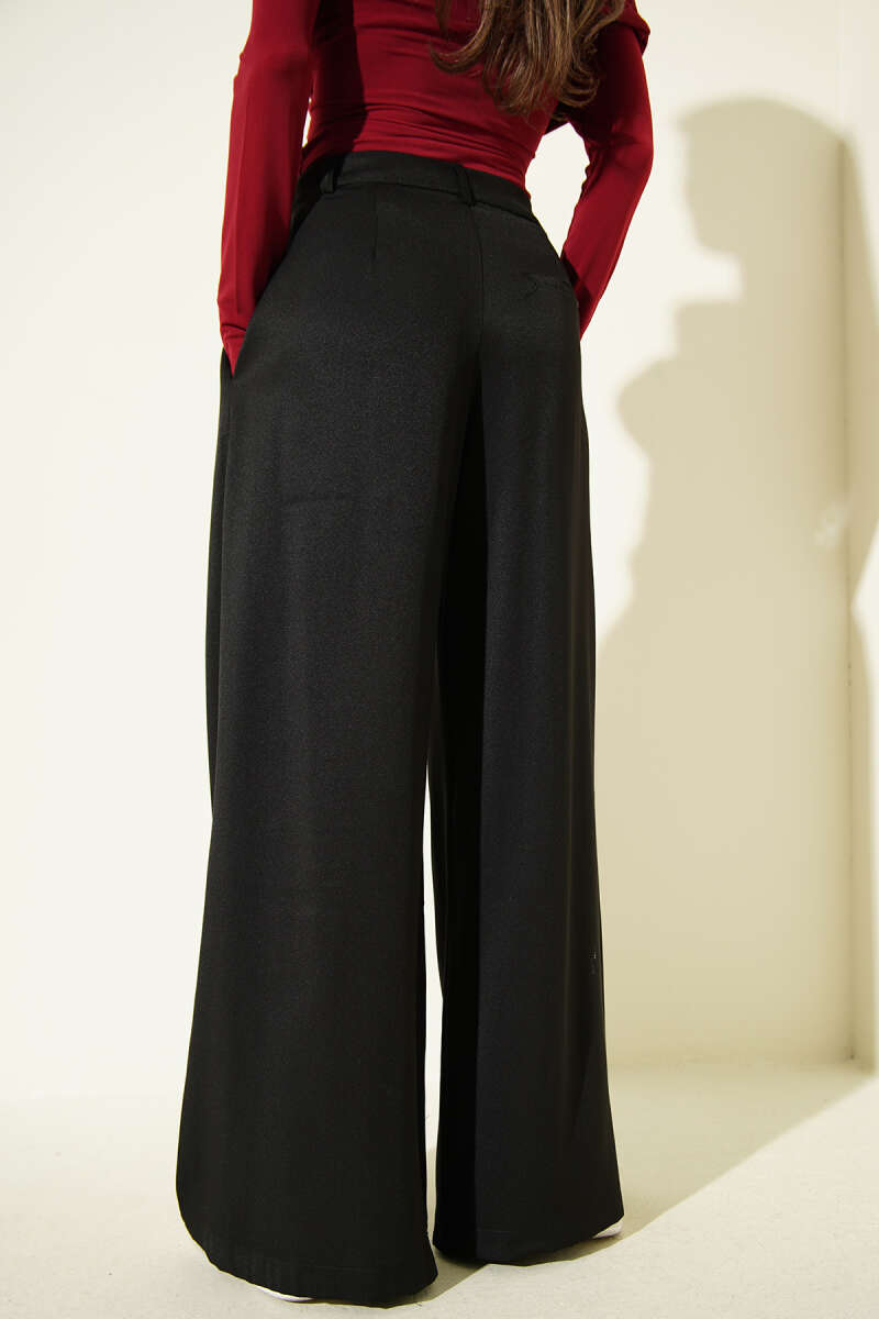 Loose Wide-Leg Pleated Pants - Black
