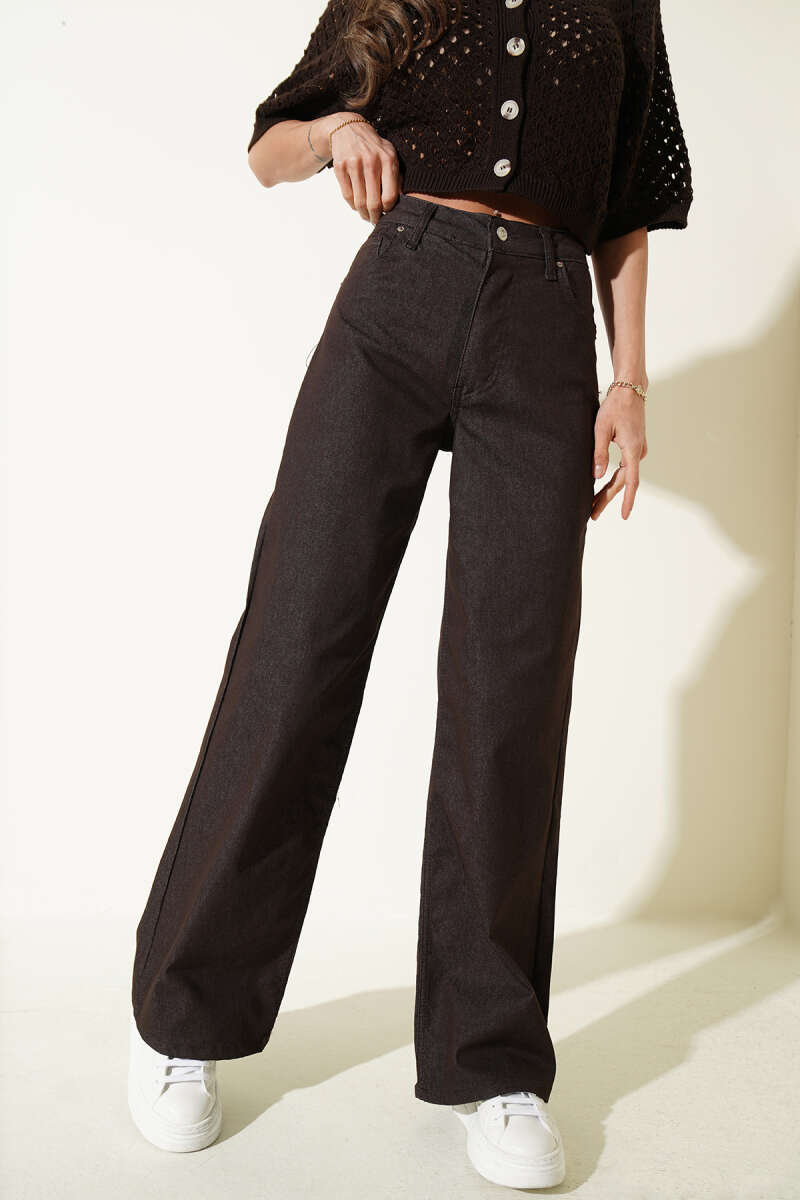 Wide-Leg Button Jeans - Brown