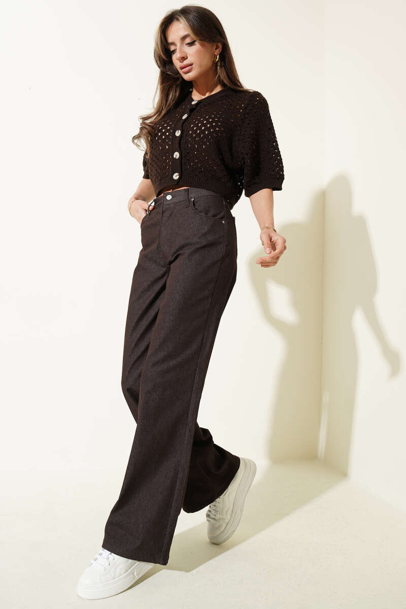 Wide-Leg Button Jeans - Brown