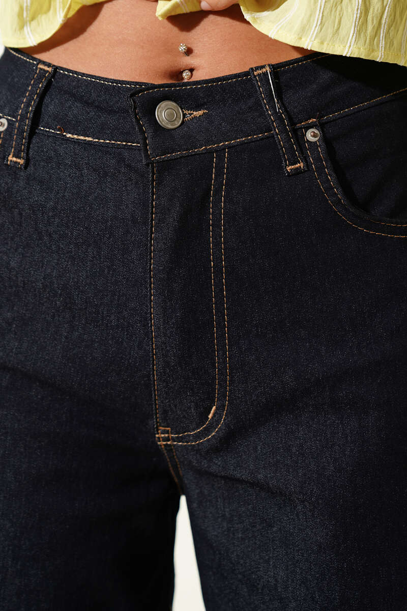 Wide-Leg Button Jeans - Navy