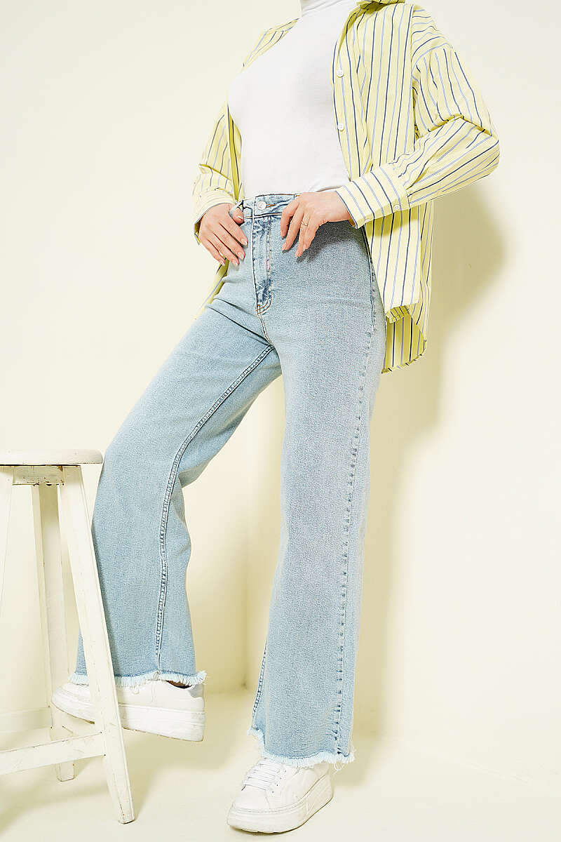 Wide-Leg Jeans with Tassel Hem - Mid Wash