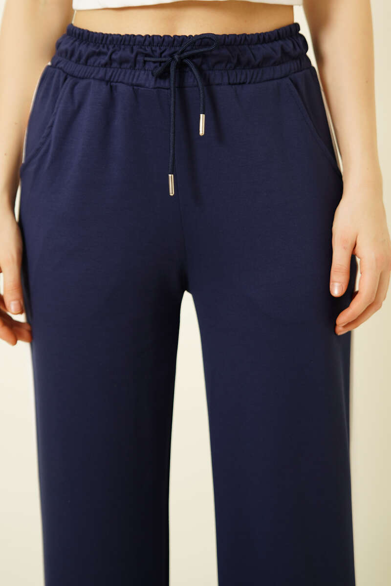 Snap-Button Loycha Pants with Wide Stripe - Navy