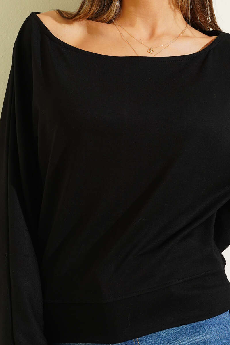 Wide-Neck Loycha Blouse - Black
