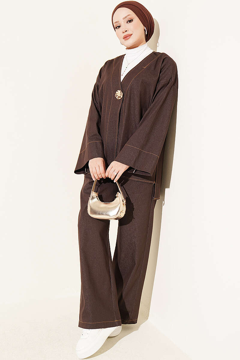 Two-Piece Set with Gold Brooch - Dark Brown