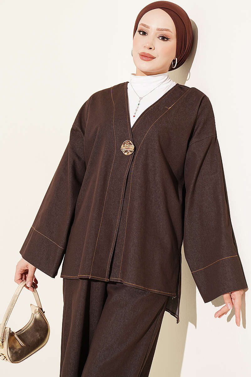 Two-Piece Set with Gold Brooch - Dark Brown