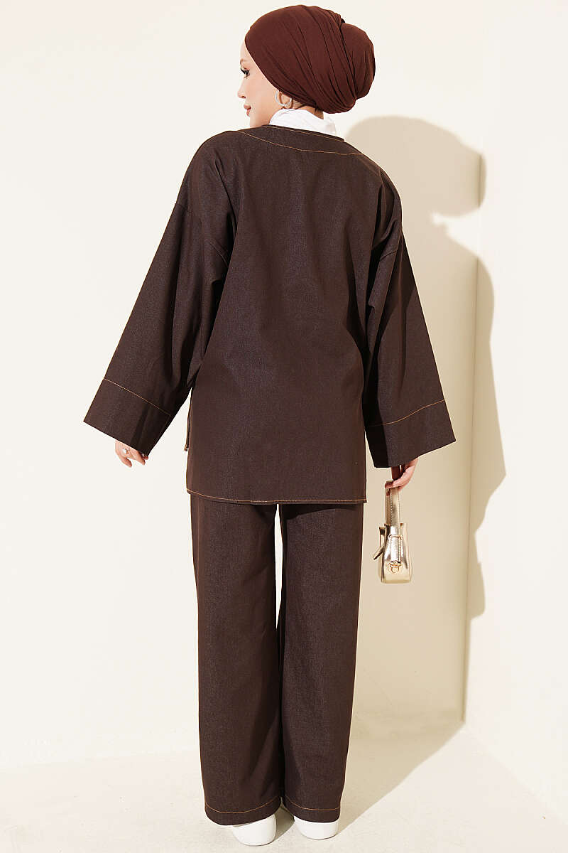 Two-Piece Set with Gold Brooch - Dark Brown