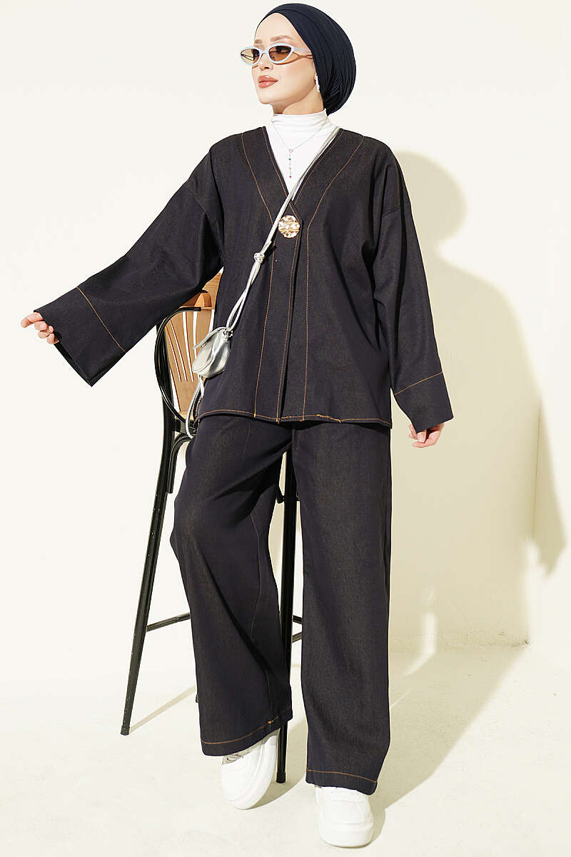 Two-Piece Set with Gold Brooch - Navy