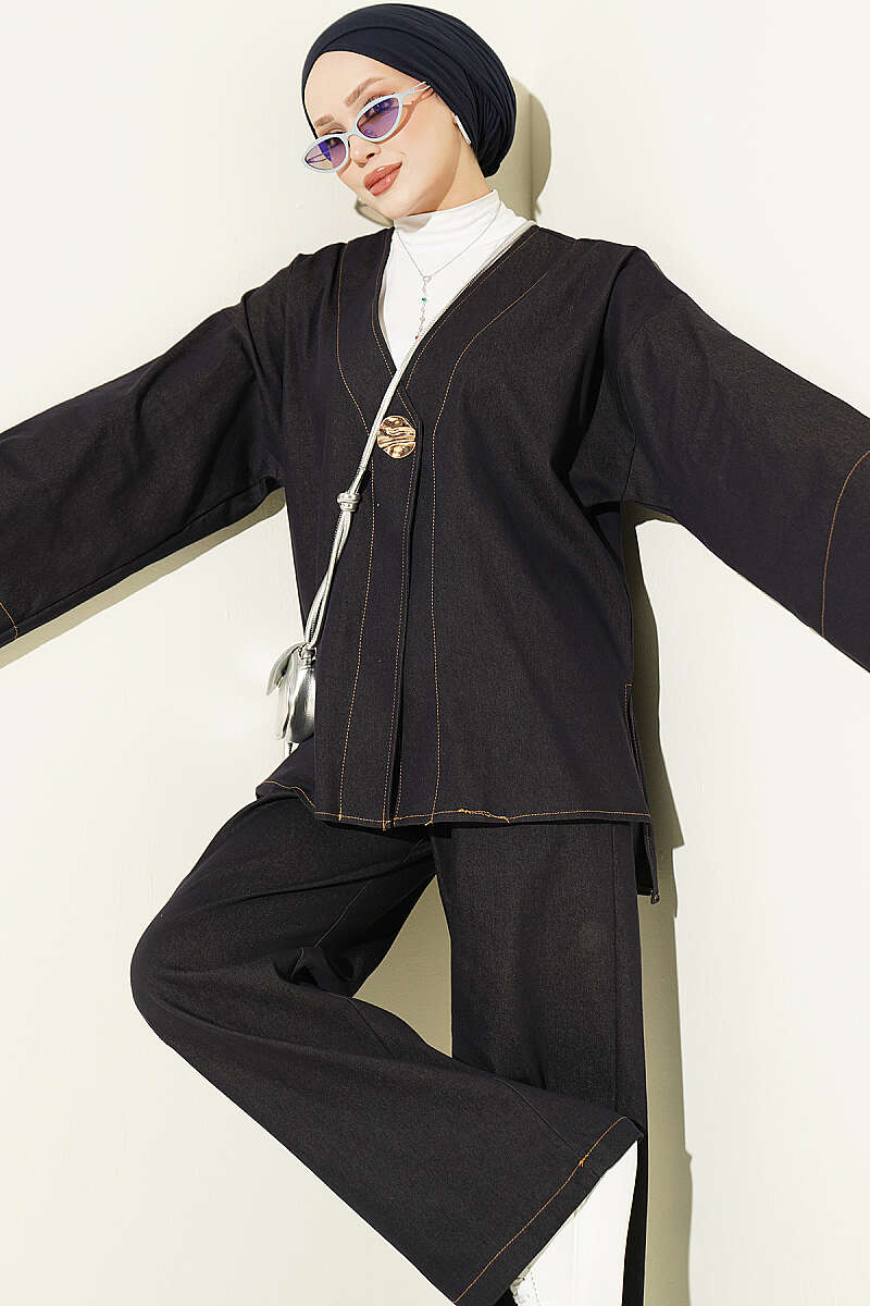 Two-Piece Set with Gold Brooch - Navy