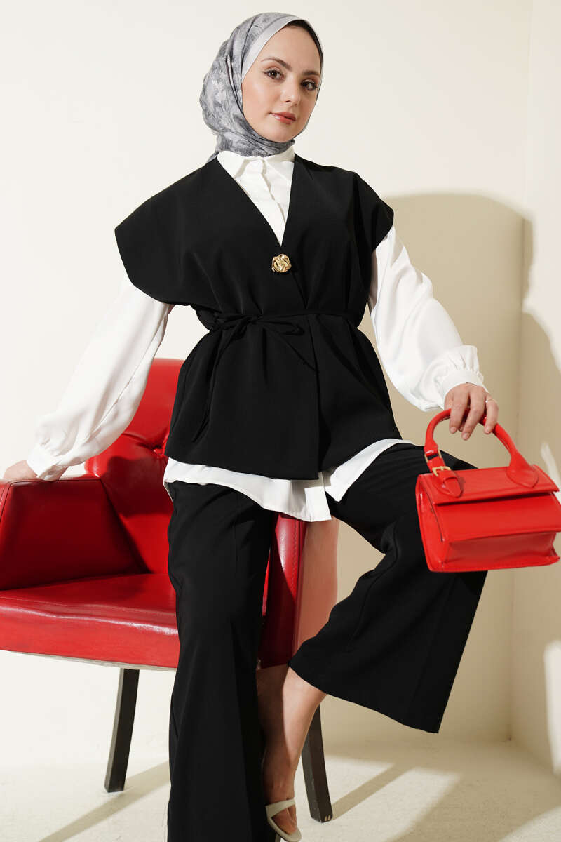 Vest Two-Piece Set with Gold Brooch - Black