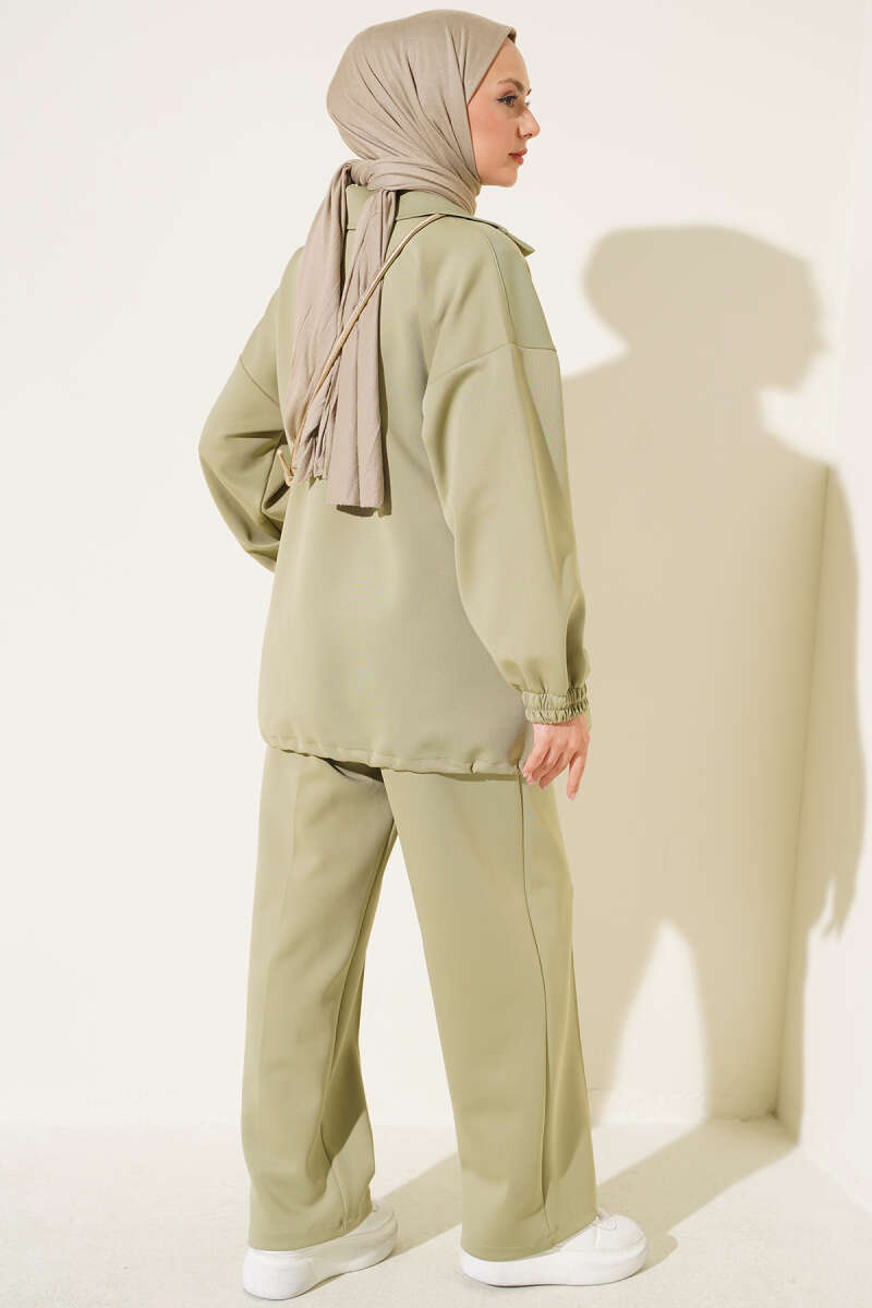 Gold-Button Set with Elastic Cuffs - Almond Green