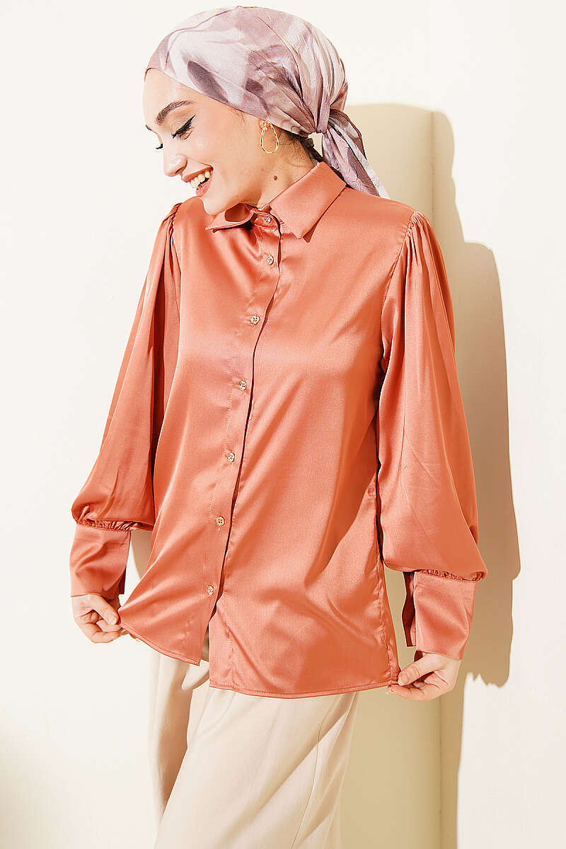 Short Satin Shirt with Gold Buttons - Onion Skin