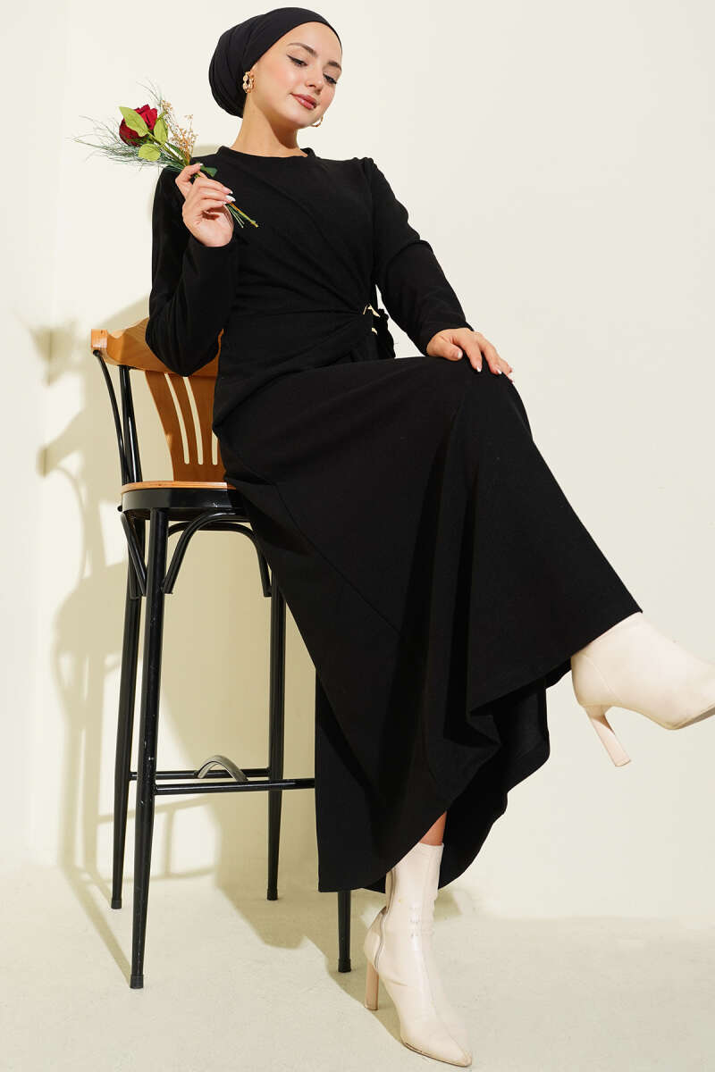 Ribbed Dress with Gold Buckle - Black