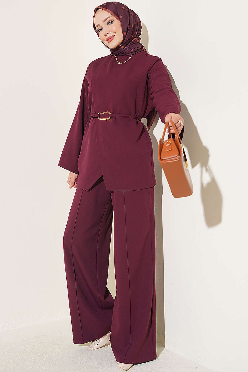Two-Piece Set with Gold Buckle and Darts - Burgundy