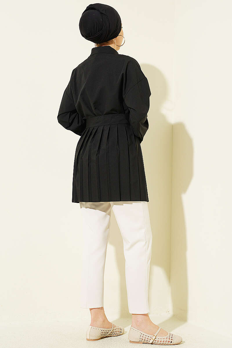 Pleat-Detail Shirt with Gold Buckle - Black