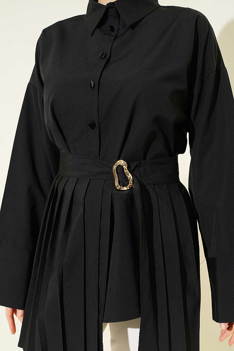 Pleat-Detail Shirt with Gold Buckle - Black