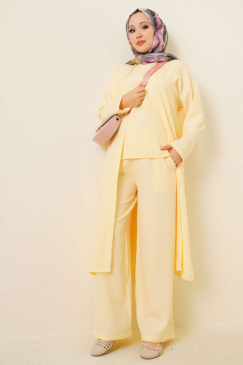 Three-Piece Set with Cardigan and Side Slits - Yellow