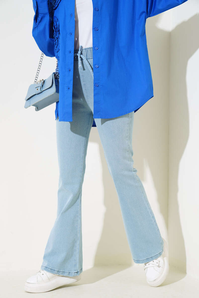 Flared Jeans - Light Wash