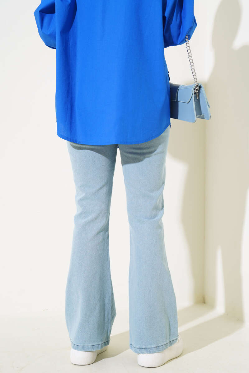 Flared Jeans - Light Wash