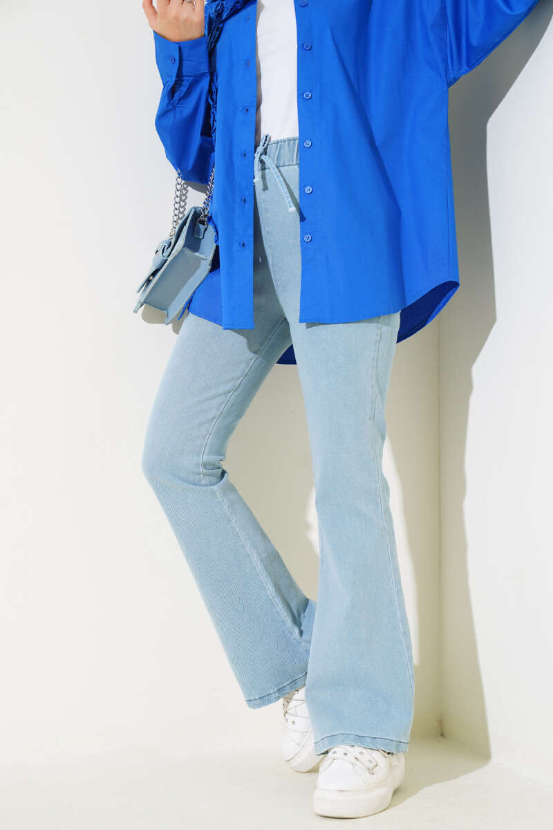Flared Jeans - Light Wash