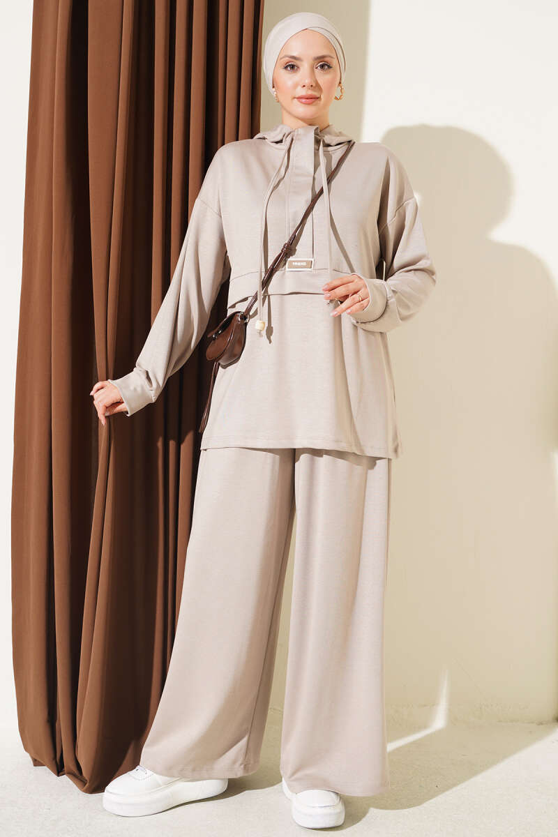 Hooded Two-Piece Set with Emblem - Beige