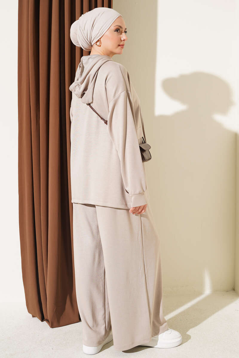 Hooded Two-Piece Set with Emblem - Beige
