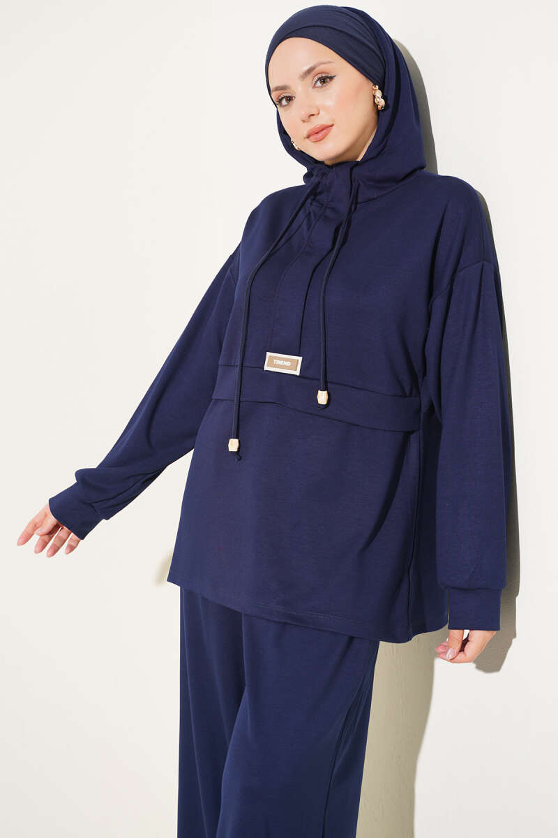 Hooded Two-Piece Set with Emblem - Navy