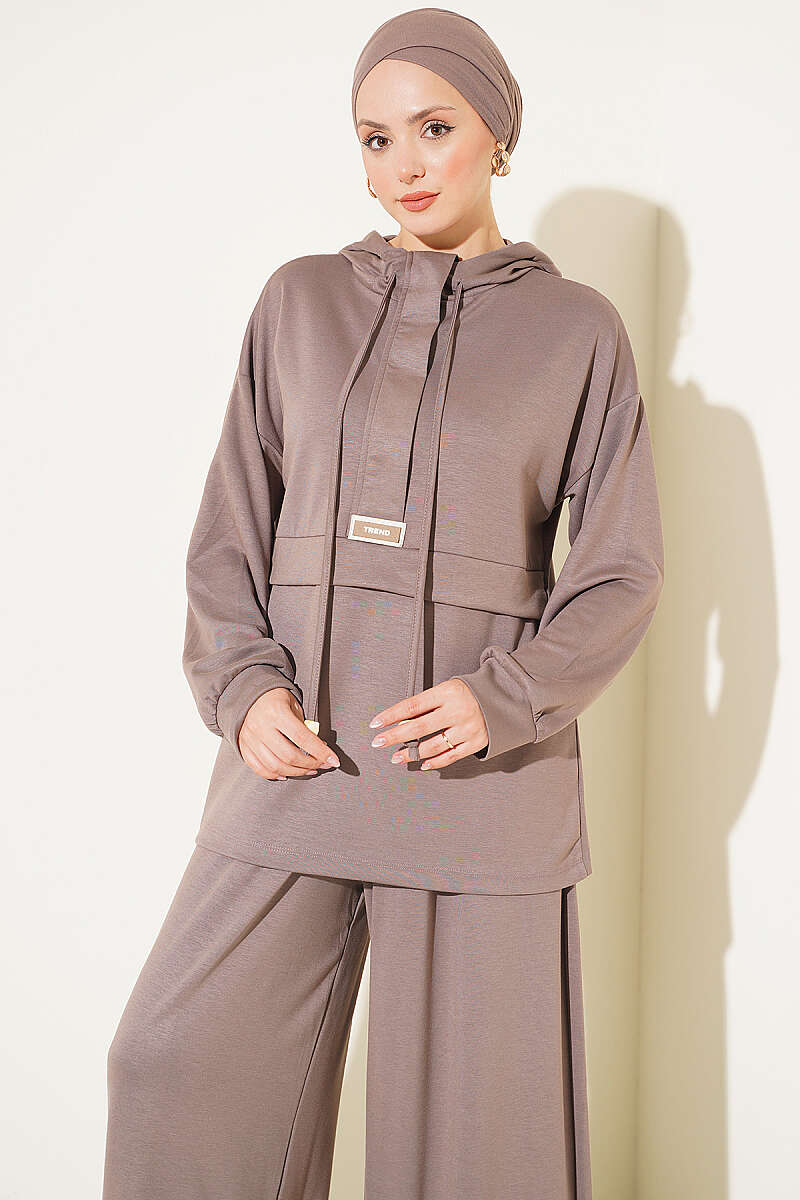 Hooded Two-Piece Set with Emblem - Mink