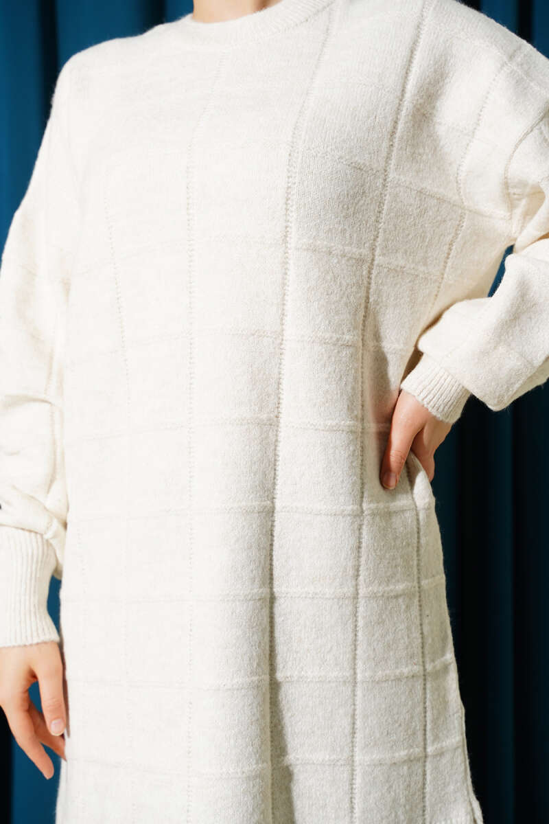Soft Check Pattern Knit Tunic - Ecru
