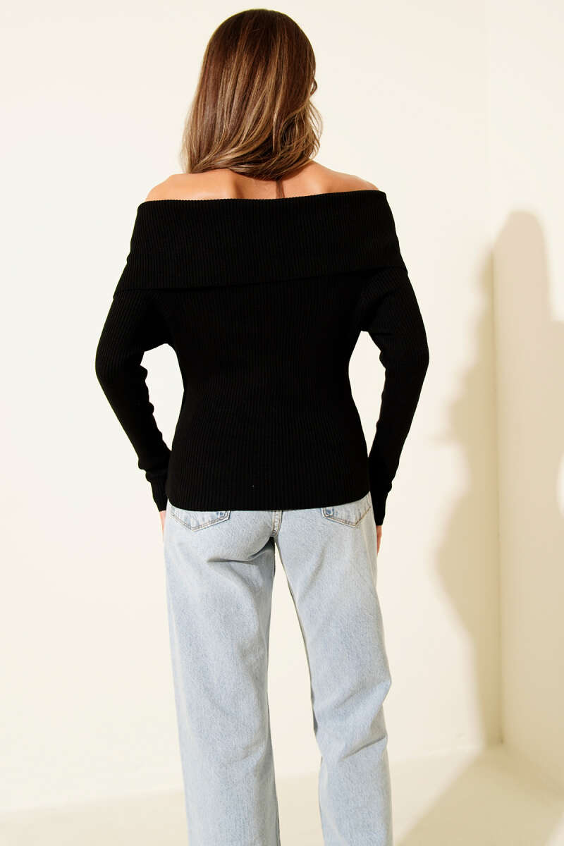 Boat-Neck Knit Sweater - Black