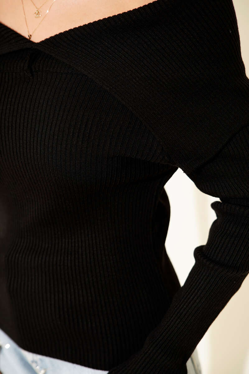 Boat-Neck Knit Sweater - Black