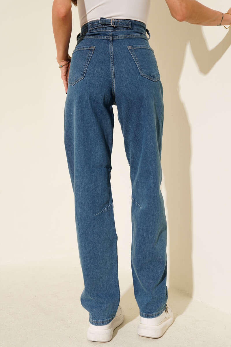 Mom Jeans with Belt Buckle - Blue