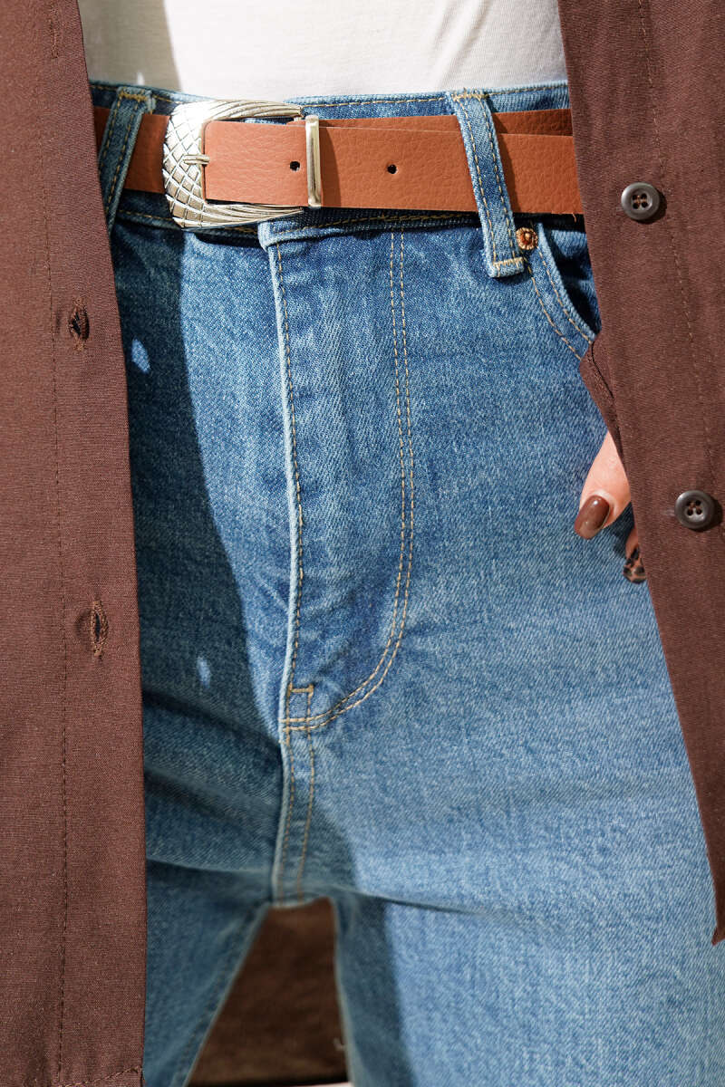 Belted Mom Jeans - Light Blue